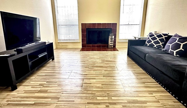 2 bedroom townhouse 77035 area.