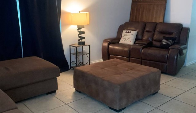 2-bedroom townhouse in fantastic Lauderhill, Kings