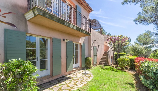 2-BEDROOM TOWNHOUSE WITH GARDEN (N°330)