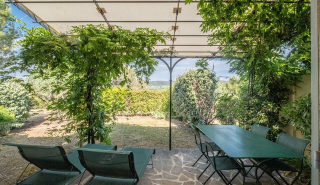 2-BEDROOM TOWNHOUSE WITH NICE VIEW (N°552)