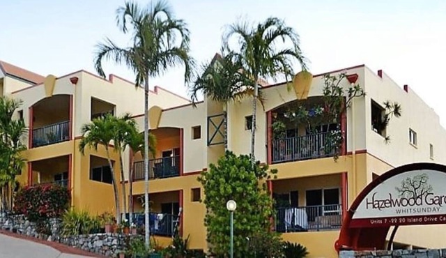 2 Bedroom unit colse to town Parking