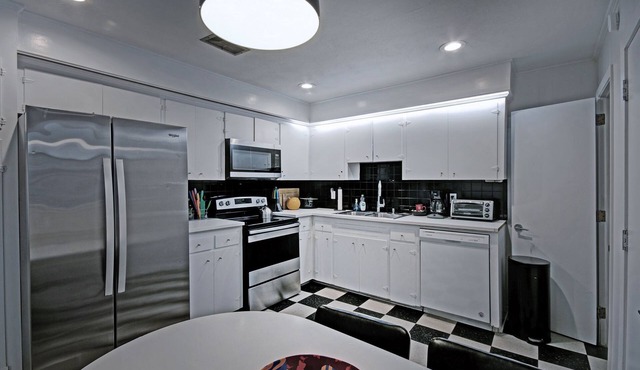 2 Bedroom Unit Near Everything in Fondren Jackson
