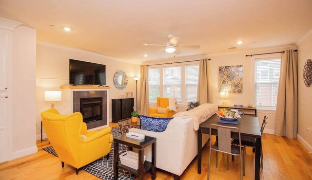 2 Bedroom Unit w/Elevator & In-Unit Laundry