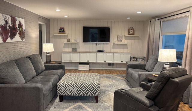 2-bedroom vacation home just 3 minutes drive to Drake University