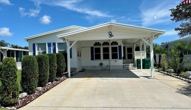 2-bedroom vacation home 23 minutes from Wabasso Beach Park