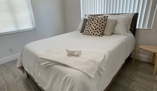 2-bedroom villa in awesome Miami with, AC