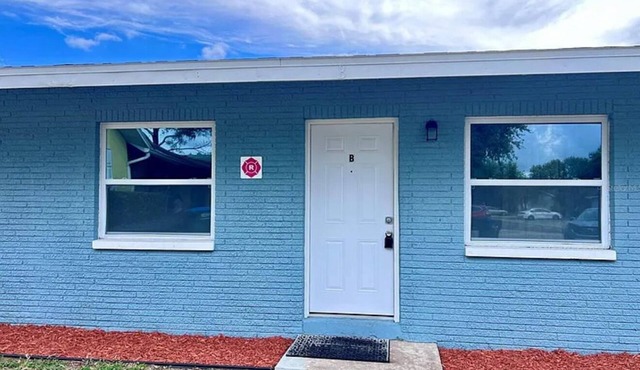 2-bedroom villa in beautiful Clearwater, 15 min from both airports, beach nearby