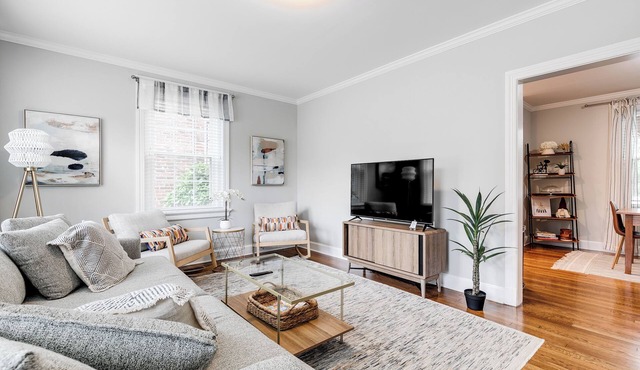 2-bedroom villa minutes from Carytown, VCU, UofR, & Richmond Convention Center