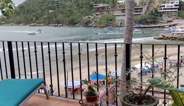 2-bedroom villa near enchanting Puerto Vallarta with WiFi, AC