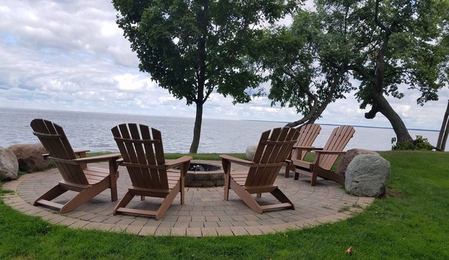 2 BEDROOM VILLA NEWLY LISTED JUST IN TIME FOR SUMMER!! Contact Free Check-In