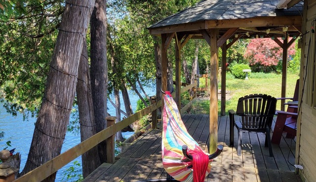 2 Bedroom Waterfront Getaway in Fenelon Falls