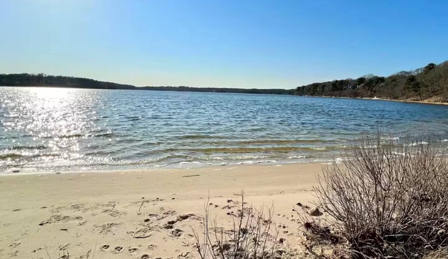 2 Bedroom Waterview Cottage w/water activity access out your front door