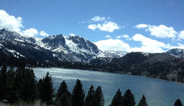 2 Bedroom with Kitchen in the historic Heidelberg Inn @ June Lake, CA.