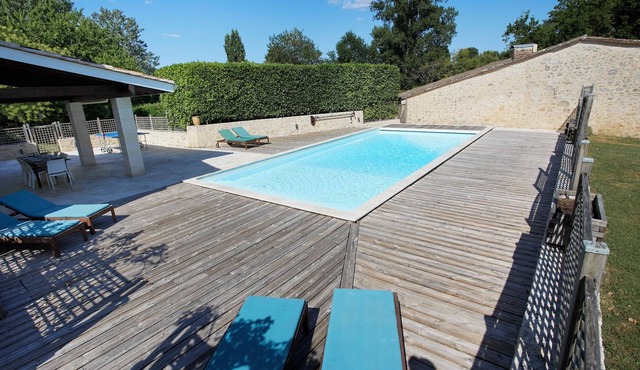 2-bedroom with pool near Saint Emilion