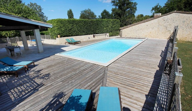 2-bedroom with pool near Saint Emilion