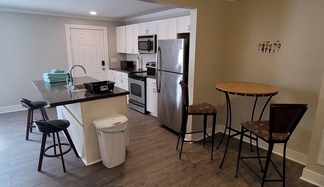 2 bedrooms 1 bath (duplex) in East Durham. Unit B