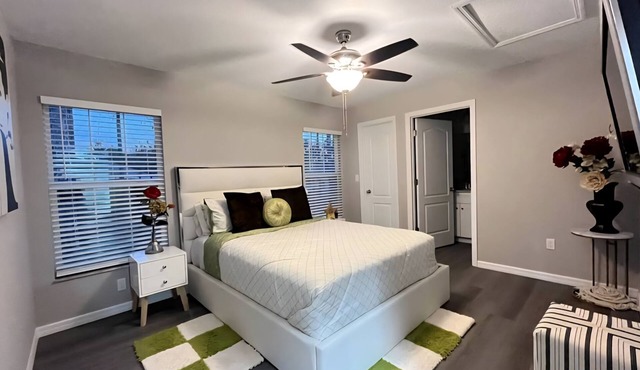 2 Bedrooms/2 Baths modern and comfortable home only 1.5 hours from Orland