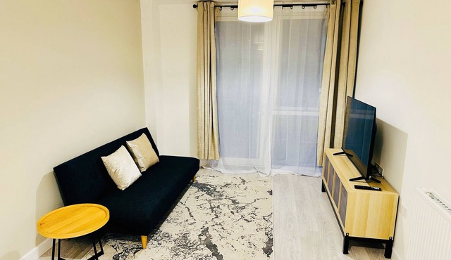 2 bedrooms 2 bathrooms near station,25mins to city centre,15mins to Heathrow