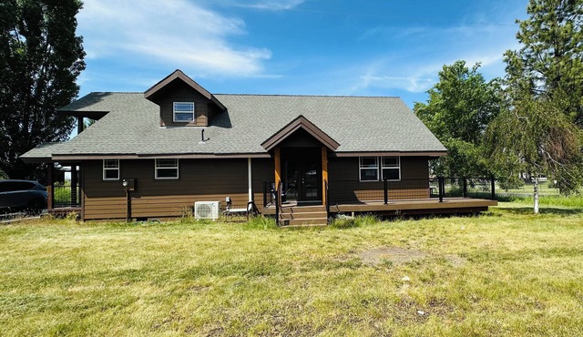 2 bedrooms, 2 full bath in picturesque Worley WiFi, HVAC. Start your getaway