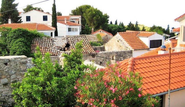 2 bedrooms appartement at Murter 500 m away from the beach with sea view balcony and wifi