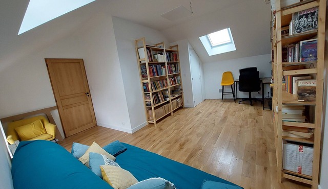 2 Bedrooms in large house with small garden, fireplace, charming town center