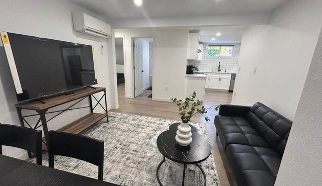 2 bedrooms near Downtown, Airport, Stadiums, light rail, train