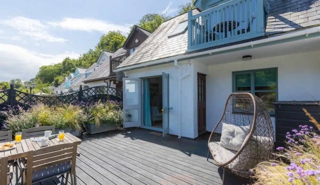 2 Bedrooms, overlooking Little Petherick Creek