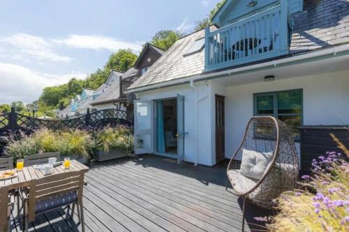 2 Bedrooms overlooking Little Petherick Creek