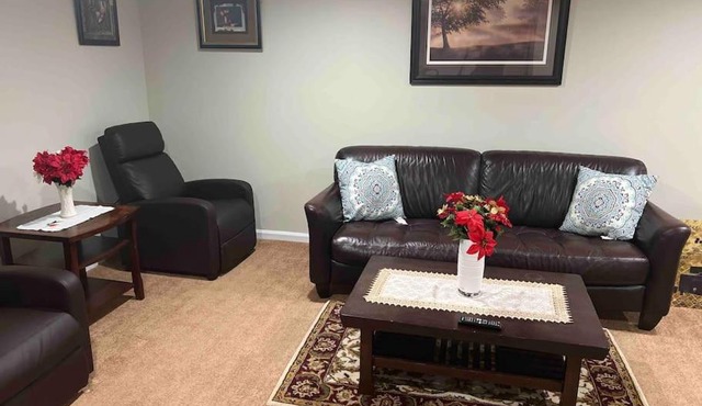 2 bedrooms private entrance unit in Clinton MD/MGM