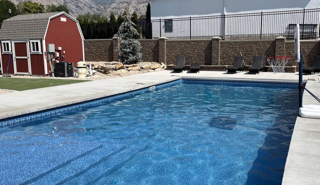 2 Bedrooms, Sleeps 6, Pool, Hot tub, putting green, XBox room