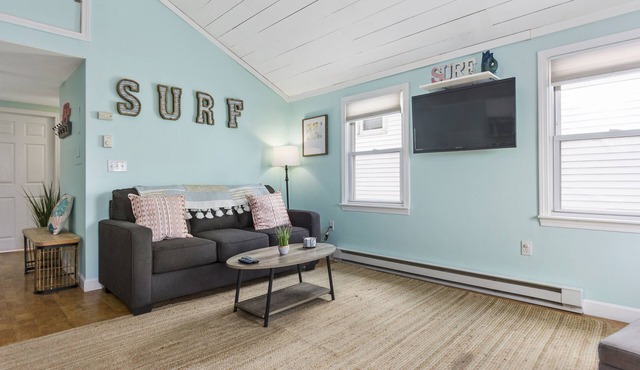 2 Bedrooms, Steps to the Beach, Pet Friendly