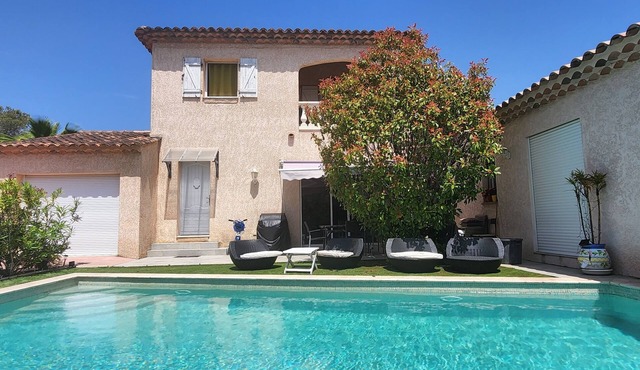 2 bedrooms with private bathroom and kitchen in shared villa with swimming pool