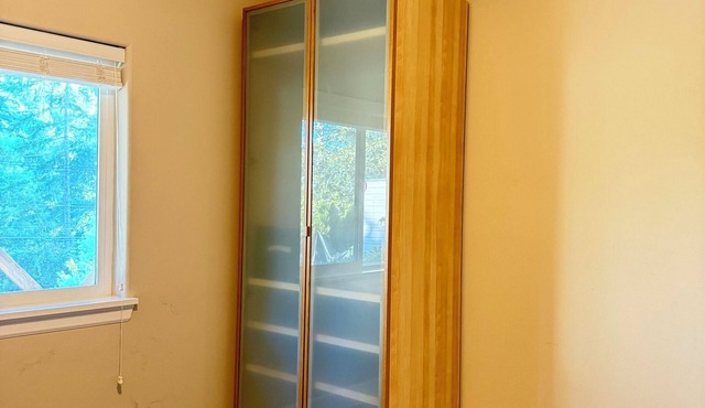 2 Beds/1 bath upgraded modern lower level home in NW Portland