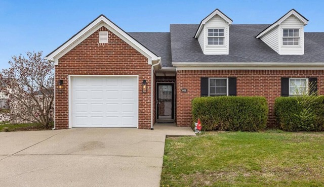 2 Beds/2 Full Baths, Fenced Yard, 1 Car Garage, One Level, Pets Welcomed!