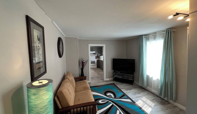 2 beds/3 br with office very specious unit in StB with free parking and wifi.