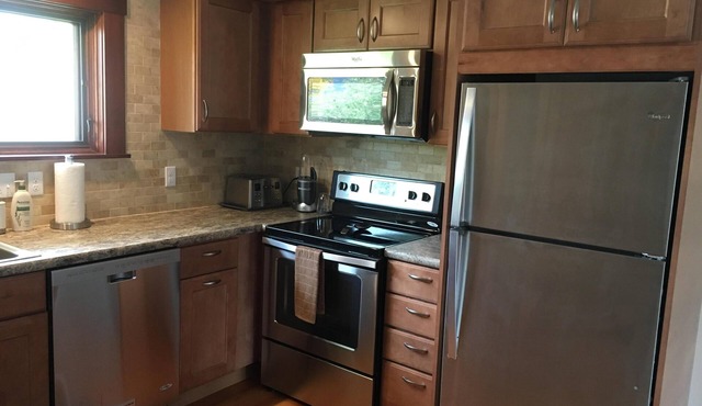 2 Blocks 2 Main with a View - just steps away from historical downtown Bozeman!