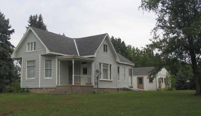 2 blocks from Nauvoo Temple and shopping- walking distance from historic sites.