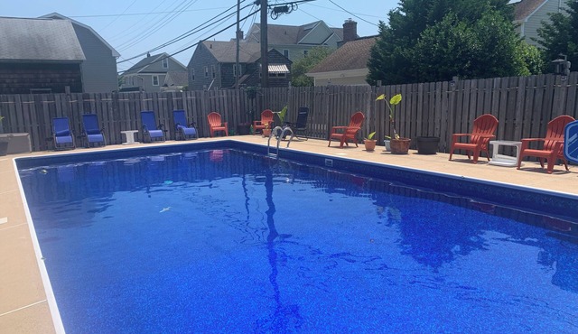 2 blocks from the beach! 4-bedroom house in delightful Avon-by-the-Sea