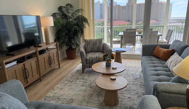 2 Blocks From The Beach With Beautiful Bay And Gulf Views In The Distance - Reg 1-702