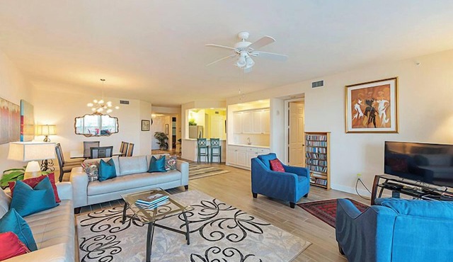 2 Blocks From The Beach With Bay And Gulf Views - Reg 2-1004
