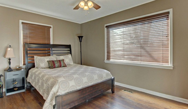 2 blocks from Tulsa Expo Square/Fairgrounds