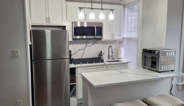 2 Blocks from Union Station Capitol Hill Apartment