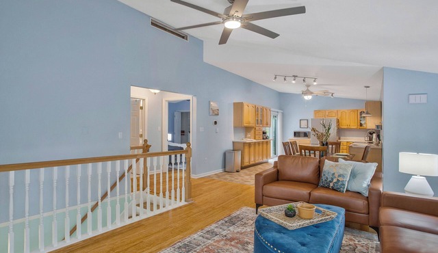 2 blocks from Bay! Community beach! Boat launch! Kayak! Hike! Fossil Hunt!