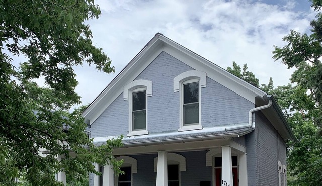 2 Blocks North of Pearl St, Walk To Downtown