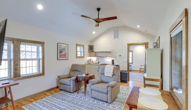 2 Blocks to Appalachian Trail! Couple's Retreat