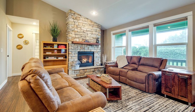 < 2 Blocks to Beach! Pet-Friendly Home in Moclips