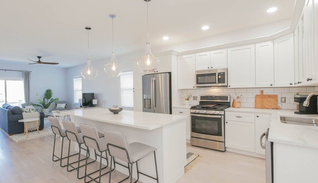 2 Blocks to Beach | Ventnor City | Multi- Level Decks | Pet Friendly