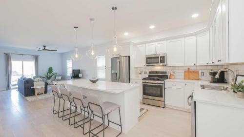 2 Blocks to Beach | Ventnor City | Multi- Level Decks | Pet Friendly