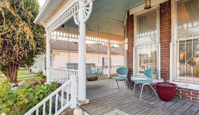 2 Blocks to Ohio River! Historic Victorian Gem