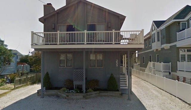 2 blocks to the beach, short walk to downtown shopping, restaurant and entertainment, 1/2 block to the municipal fishing pier which is well maintained and lit for nighttime fishing. Large Deck, Cleaning Included. 4 off street parking spaces.
